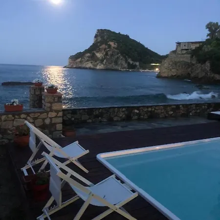 Yiannis Seafront Villa Paleokastritsa