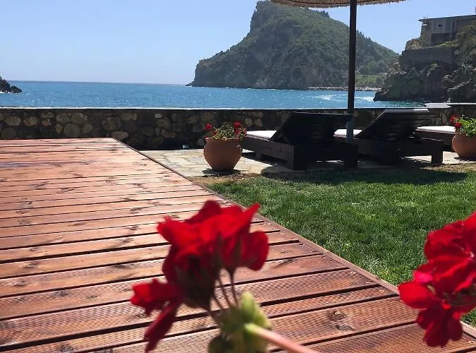 Yiannis Seafront Villa Paleokastritsa * Παλαιοκαστρίτσα