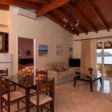 Yiannis Seafront Villa Paleokastritsa * 帕莱欧卡斯提撒