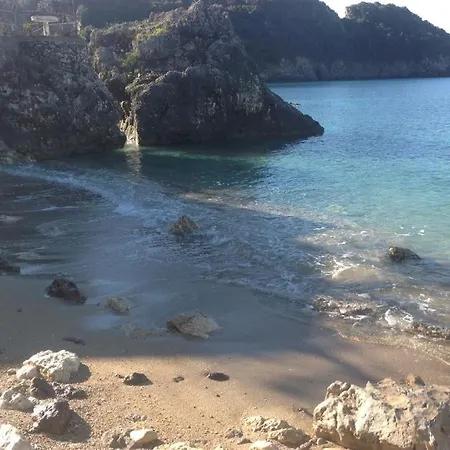 Yiannis Seafront Villa Paleokastritsa *